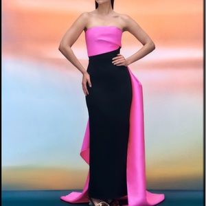 SOLACE LONDON - Kinsley Maxi Dress in Hot Pink & Black